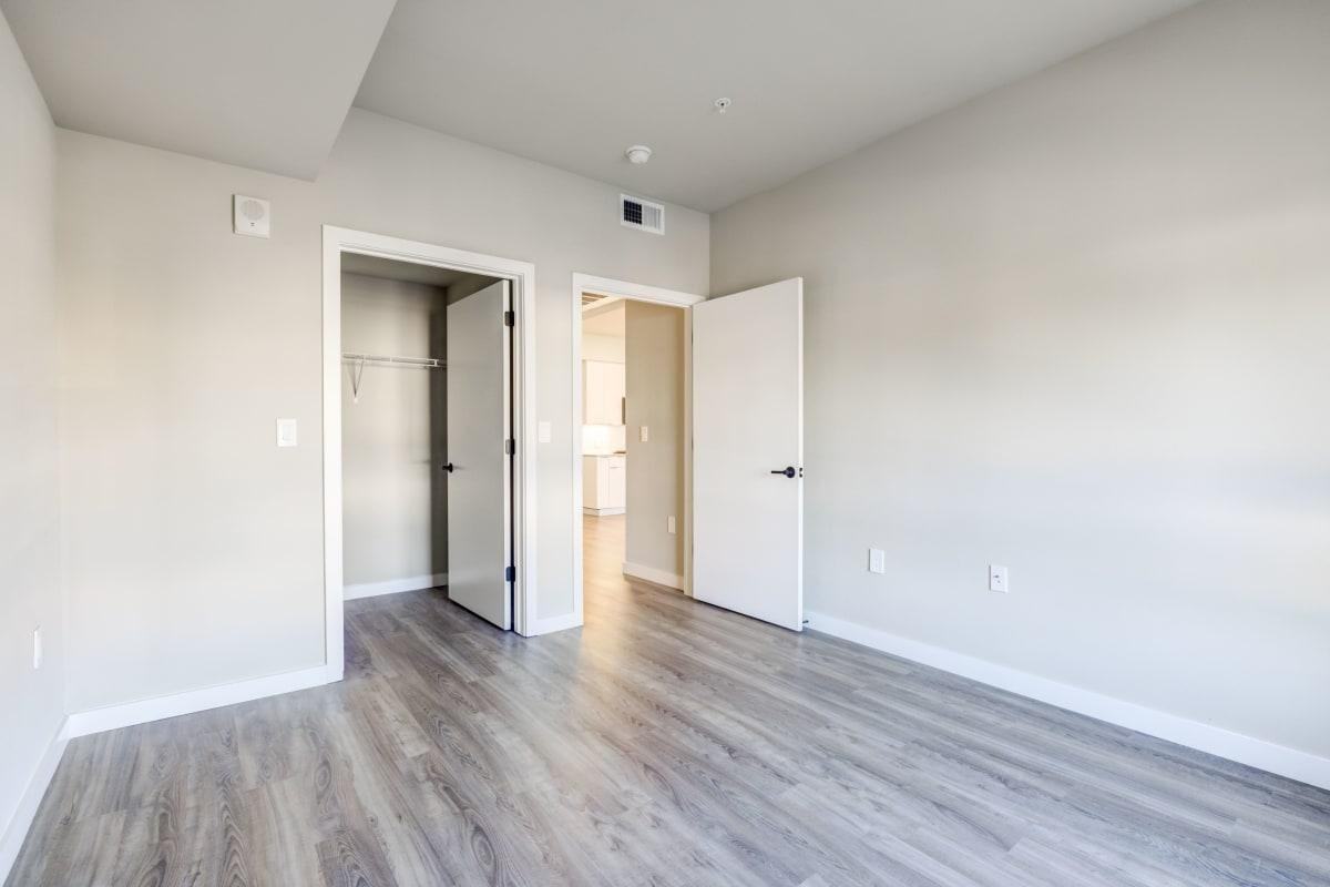 295 29th St - Photo 3 of 18