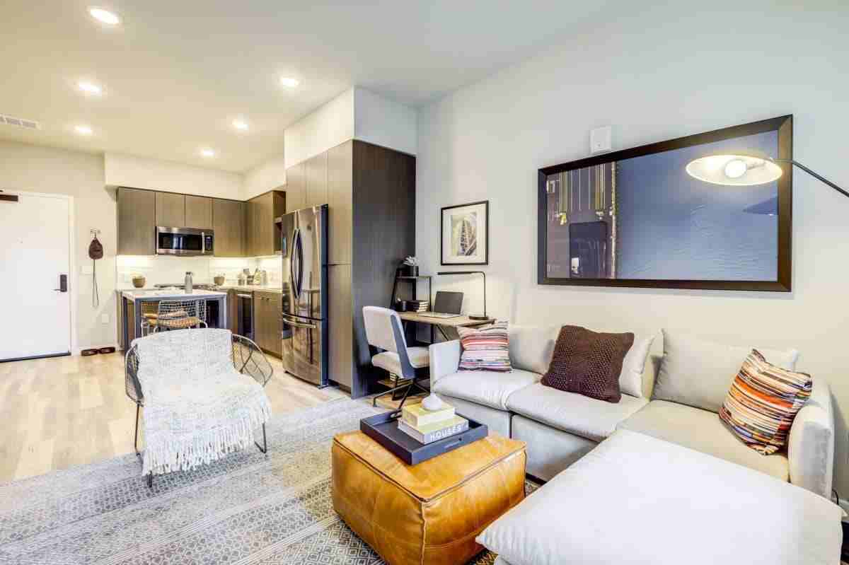 295 29th St - Photo 5 of 18