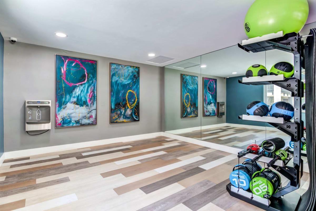 5353 Baltimore Dr - Photo 6 of 33