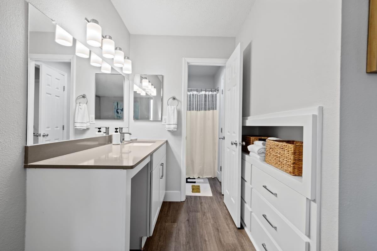 5353 Baltimore Dr - Photo 5 of 33