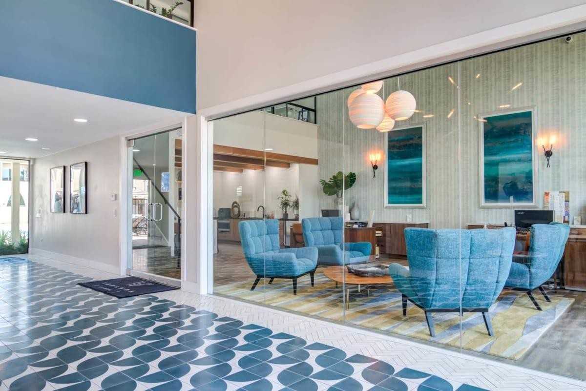 5353 Baltimore Dr - Photo 5 of 33