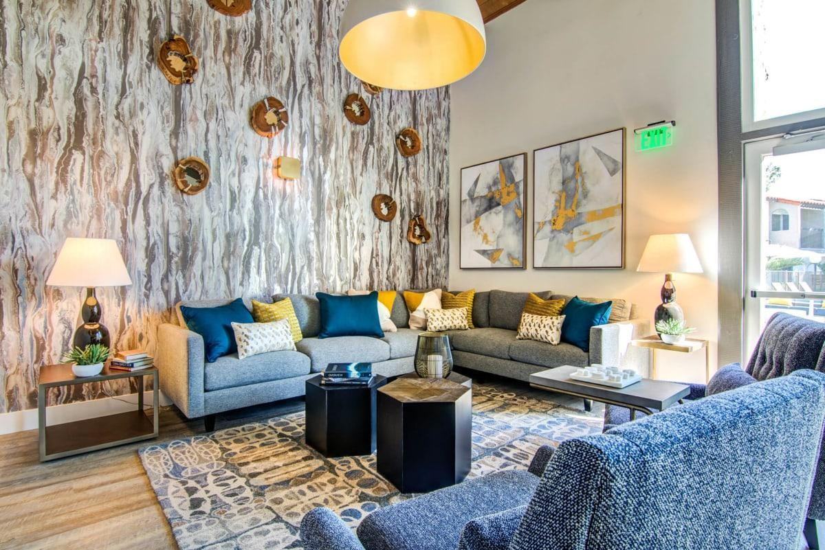 5353 Baltimore Dr - Photo 2 of 33