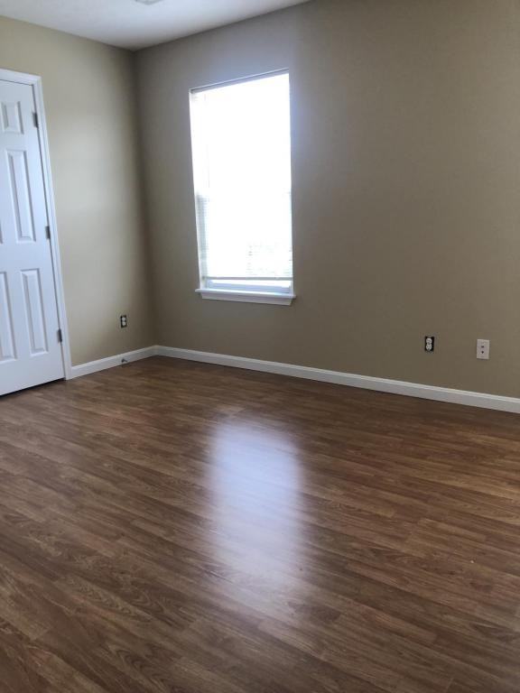 322 Old Ford Rd - Photo 2 of 13
