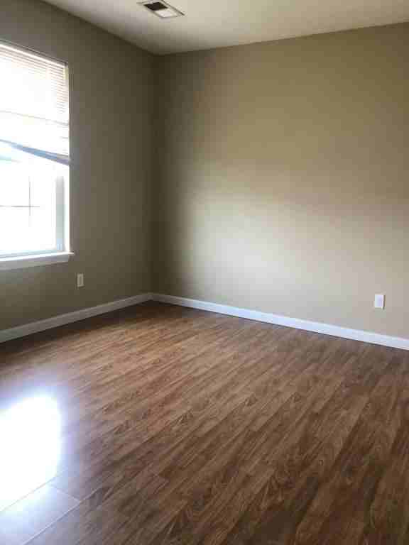 322 Old Ford Rd - Photo 3 of 13