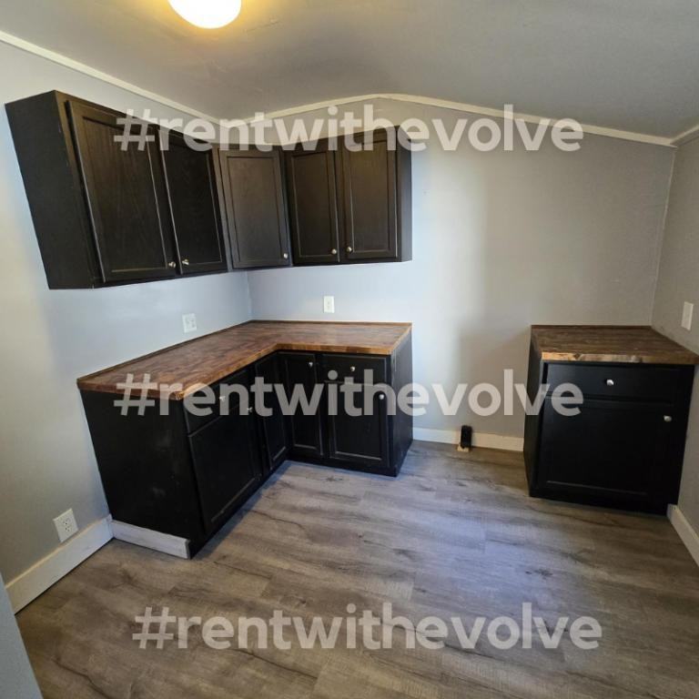 518 S Brown St - Photo 2 of 5