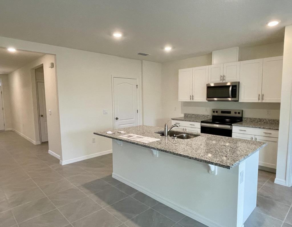 33 Melogold Dr - Photo 2 of 17