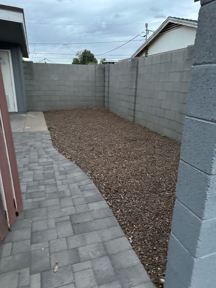 940 E Tempe Dr - Photo 2 of 11