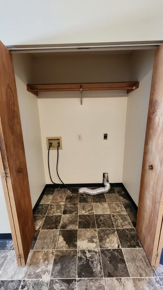 2410 Bostrom Ct Apt 5 - Photo 7 of 20