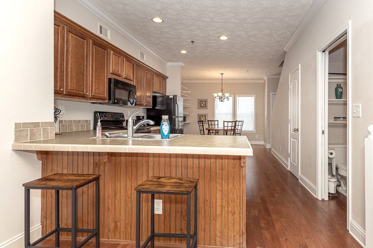 611 Peach St - Photo 5 of 14