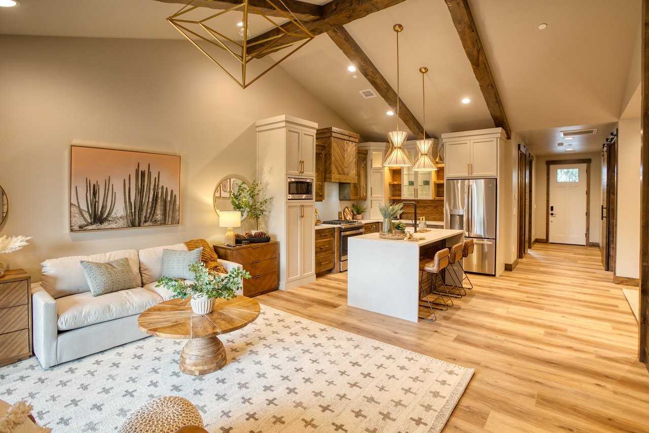 5301 S Sutter Dr Unit 2 - Photo 3 of 24