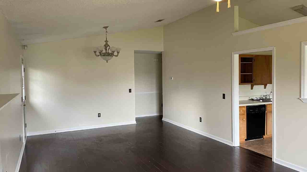 1222 Desert Storm Dr - Photo 2 of 4