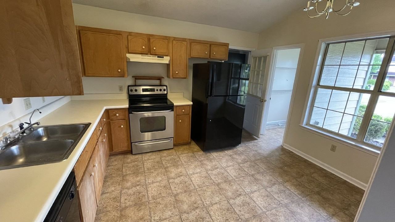 1222 Desert Storm Dr - Photo 4 of 4