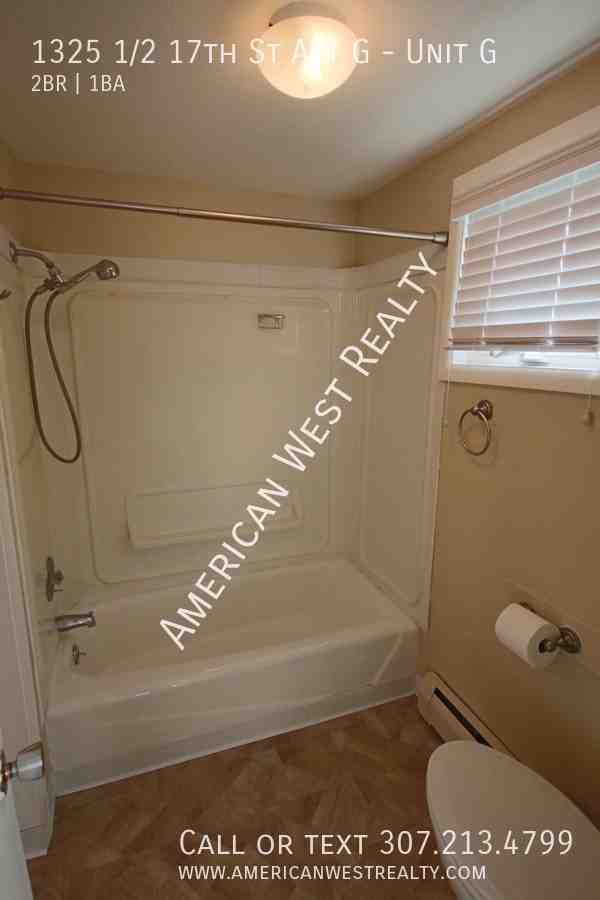 1325 1/2 17th St Apt G #G - Photo 7 of 8