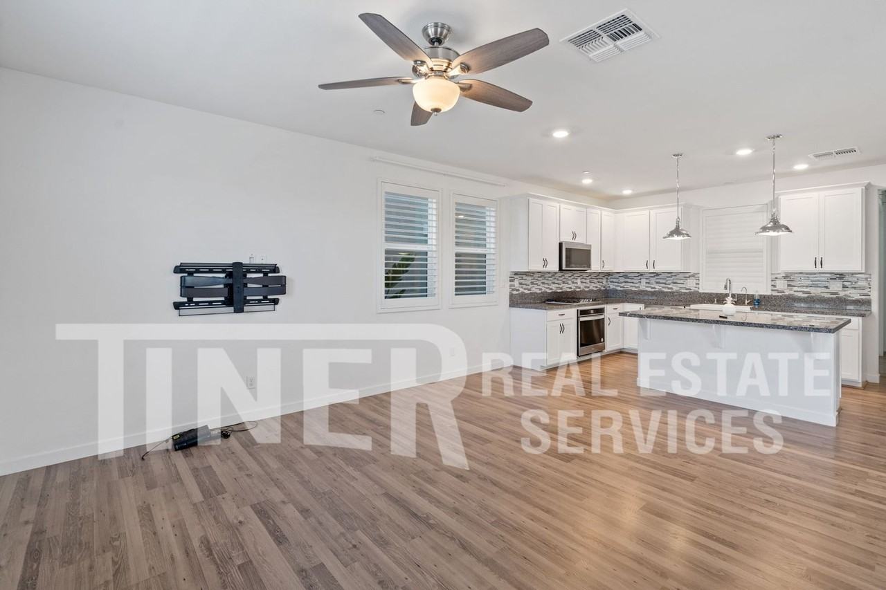 2852 Honey Opal Ave - Photo 7 of 24