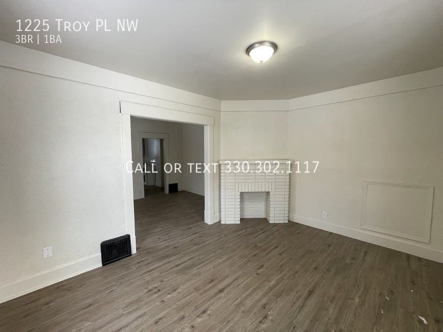 1225 Troy Pl Nw - Photo 2 of 11