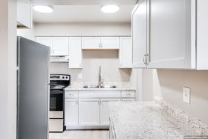 featured image of 2975 West Lawrence Street