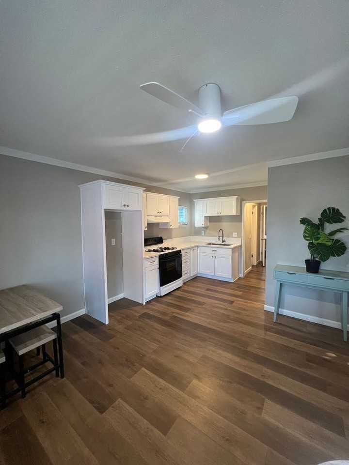 1962 Harbor Ave - Photo 2 of 14