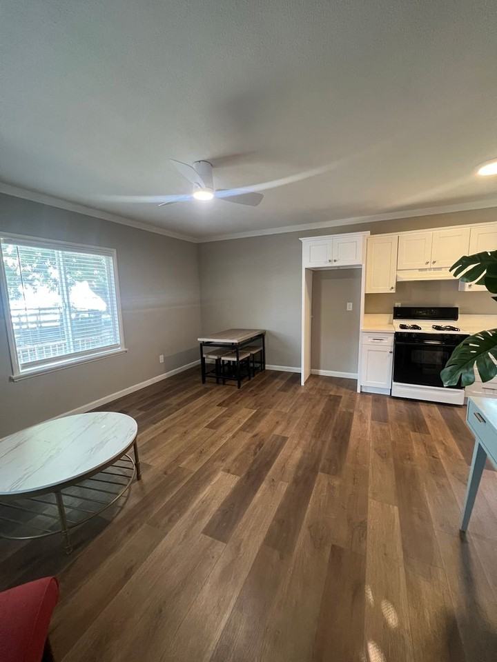 1962 Harbor Ave - Photo 3 of 14