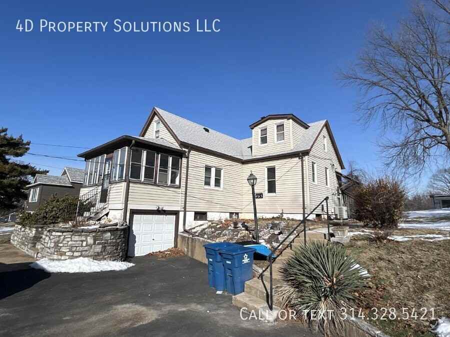 465 Bluff Dr - Photo 2 of 31