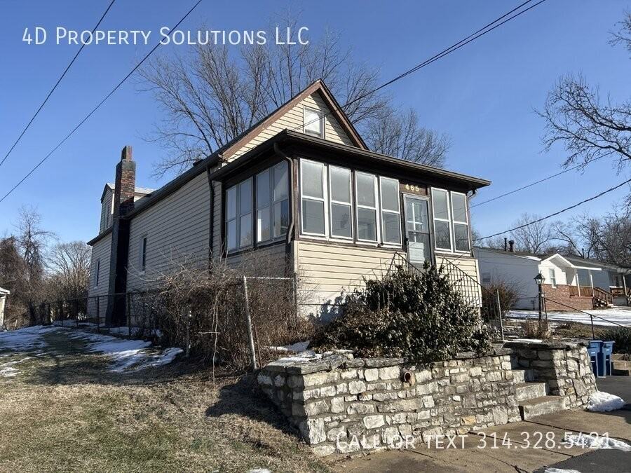 465 Bluff Dr - Photo 3 of 31