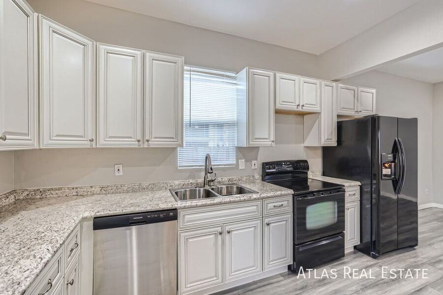 26 W Rio Grande St - Photo 2 of 31