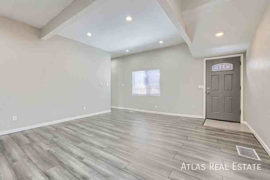 26 W Rio Grande St - Photo 3 of 31