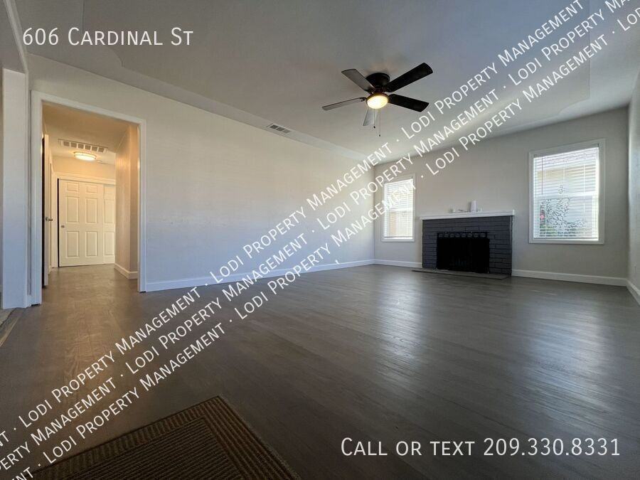 606 Cardinal St - Photo 3 of 38