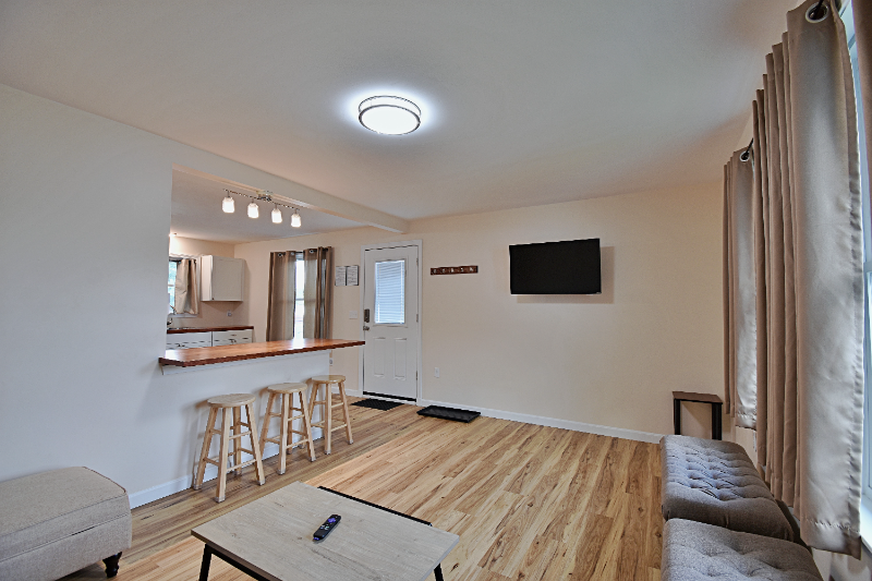 216 Glen Ave - Photo 4 of 20