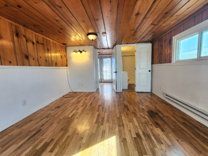 901 E C St #B - Photo 3 of 7