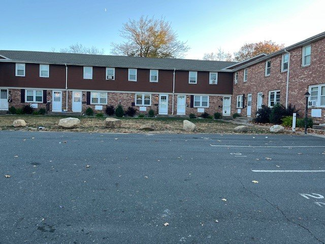 52 Oak St #6 - Photo 2 of 2