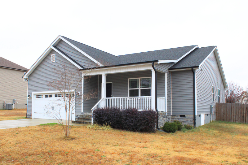 203 Barnes Landing Dr - Photo 2 of 9