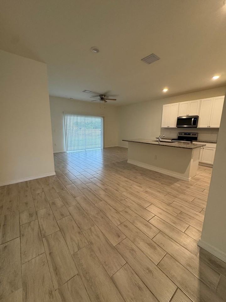 123 Pine Ln - Photo 7 of 21