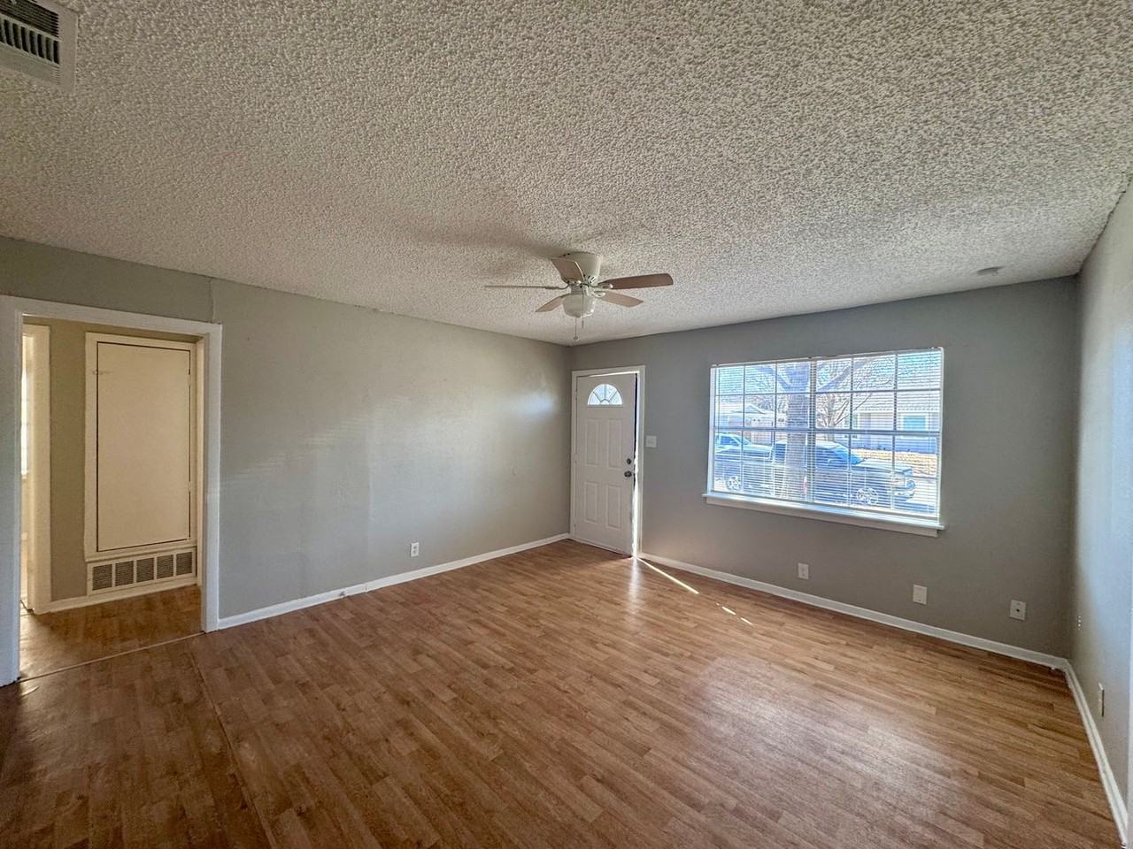 2824 Birch Park Dr - Photo 3 of 8