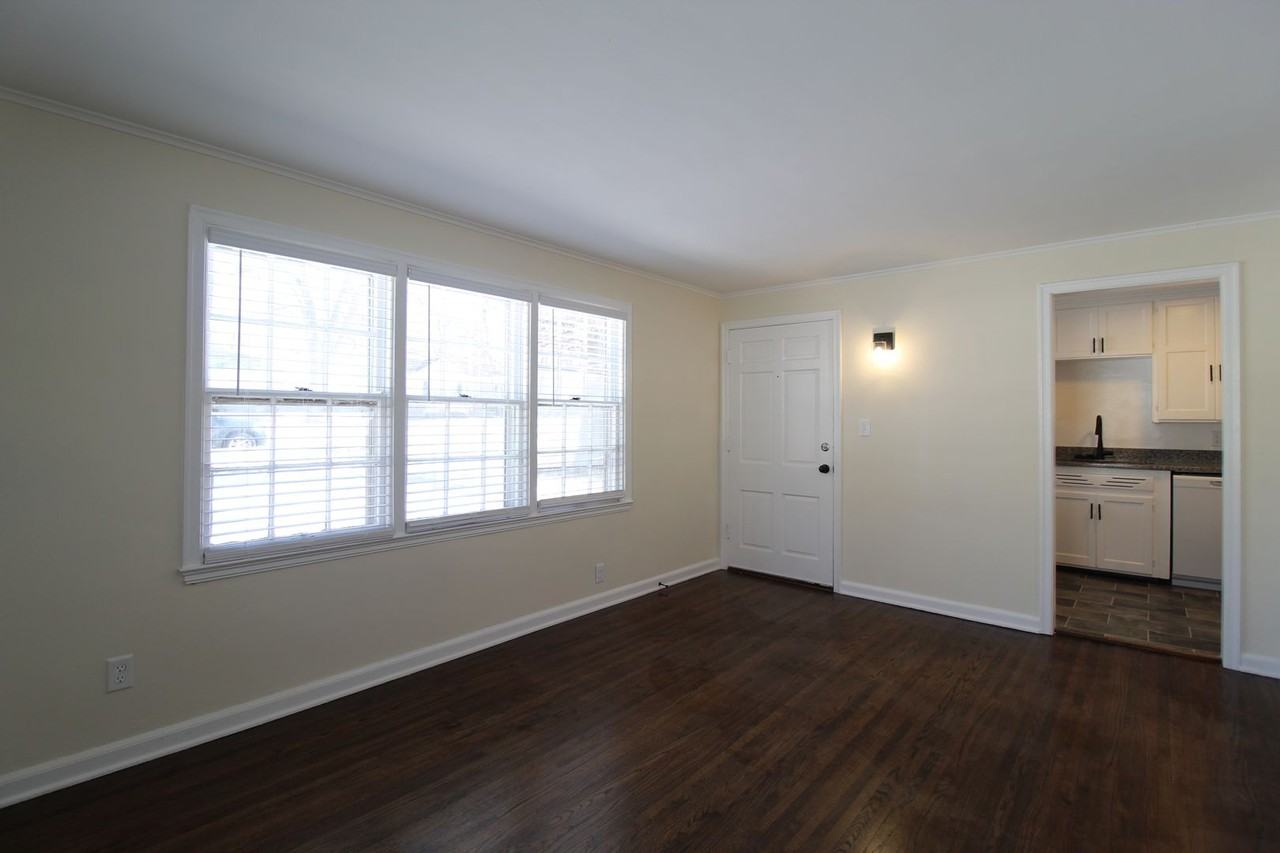 4401 S Lane St - Photo 2 of 9