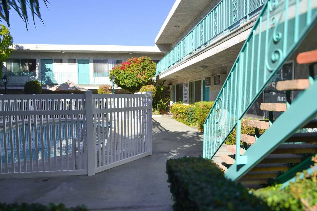 Quakertown Garden Apartments - Photo 7 of 9