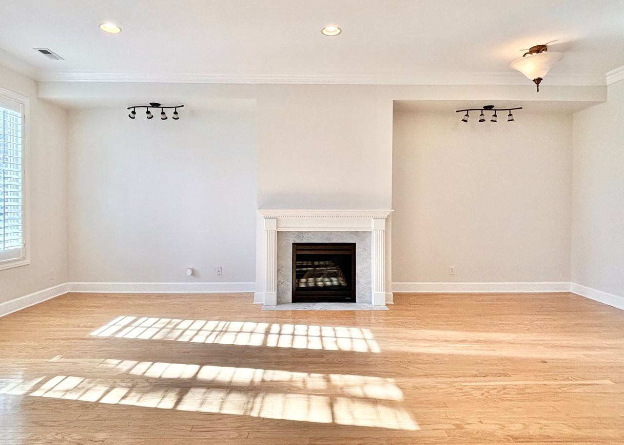 943 E Sage Park Ln - Photo 2 of 27