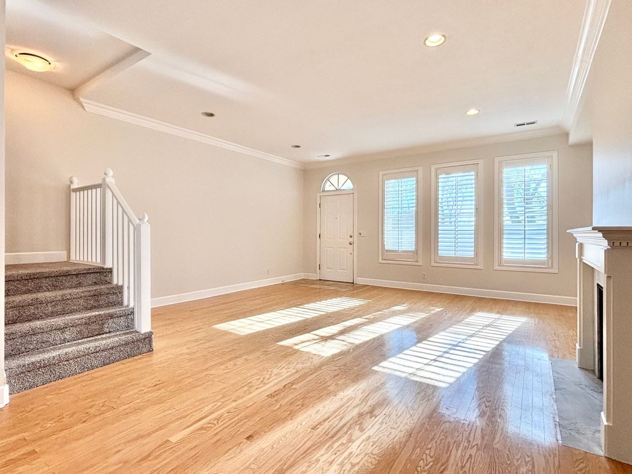 943 E Sage Park Ln - Photo 4 of 27