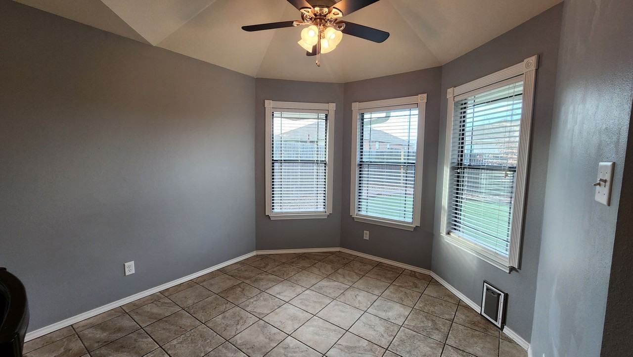 2806 Selman Dr - Photo 2 of 19