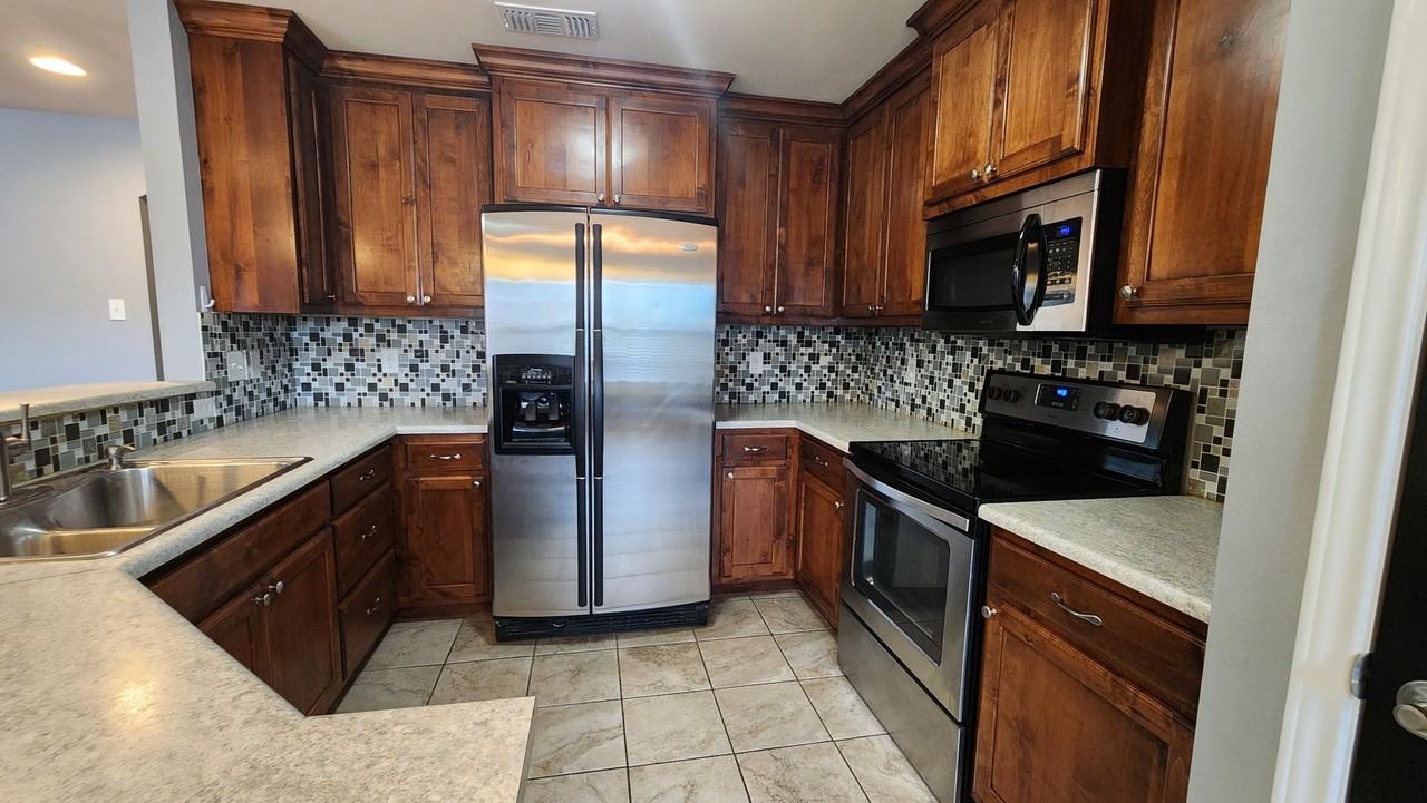 2806 Selman Dr - Photo 5 of 19