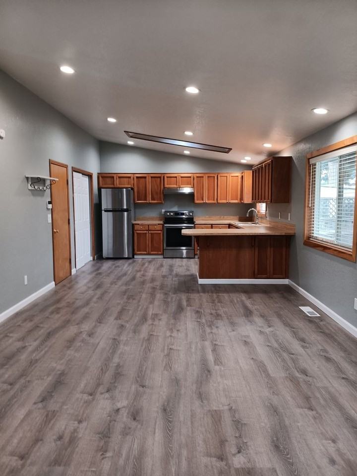 4637 47th Ave Ne - Photo 2 of 23