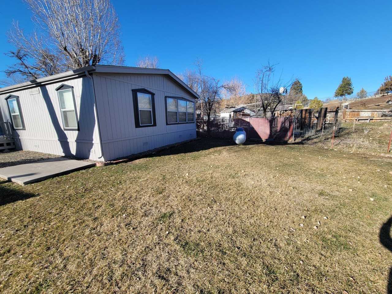 205 S Adin St - Photo 3 of 20