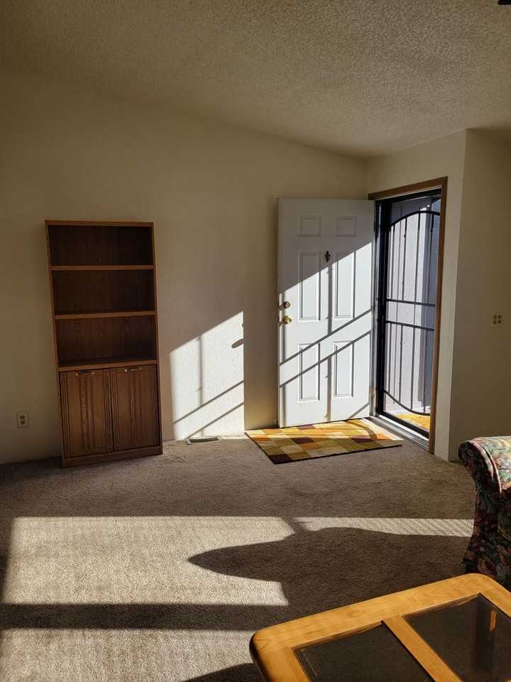 205 S Adin St - Photo 5 of 20