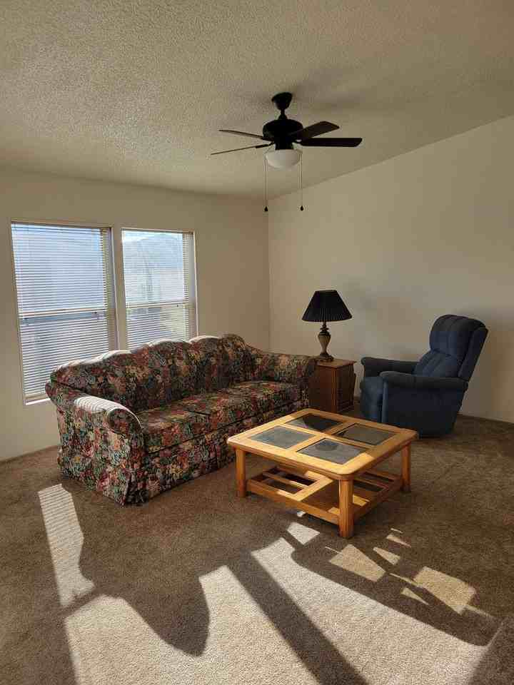 205 S Adin St - Photo 6 of 20