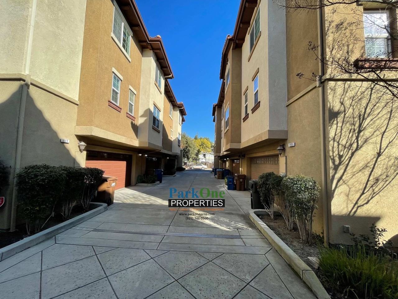 1117 Haven St - Photo 3 of 44