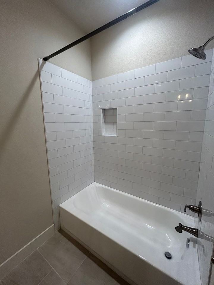 1713 Fabian Dr - Photo 5 of 24