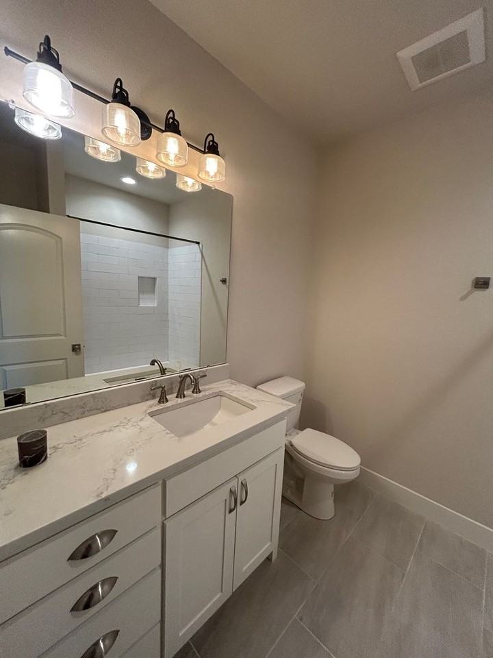 1713 Fabian Dr - Photo 6 of 24