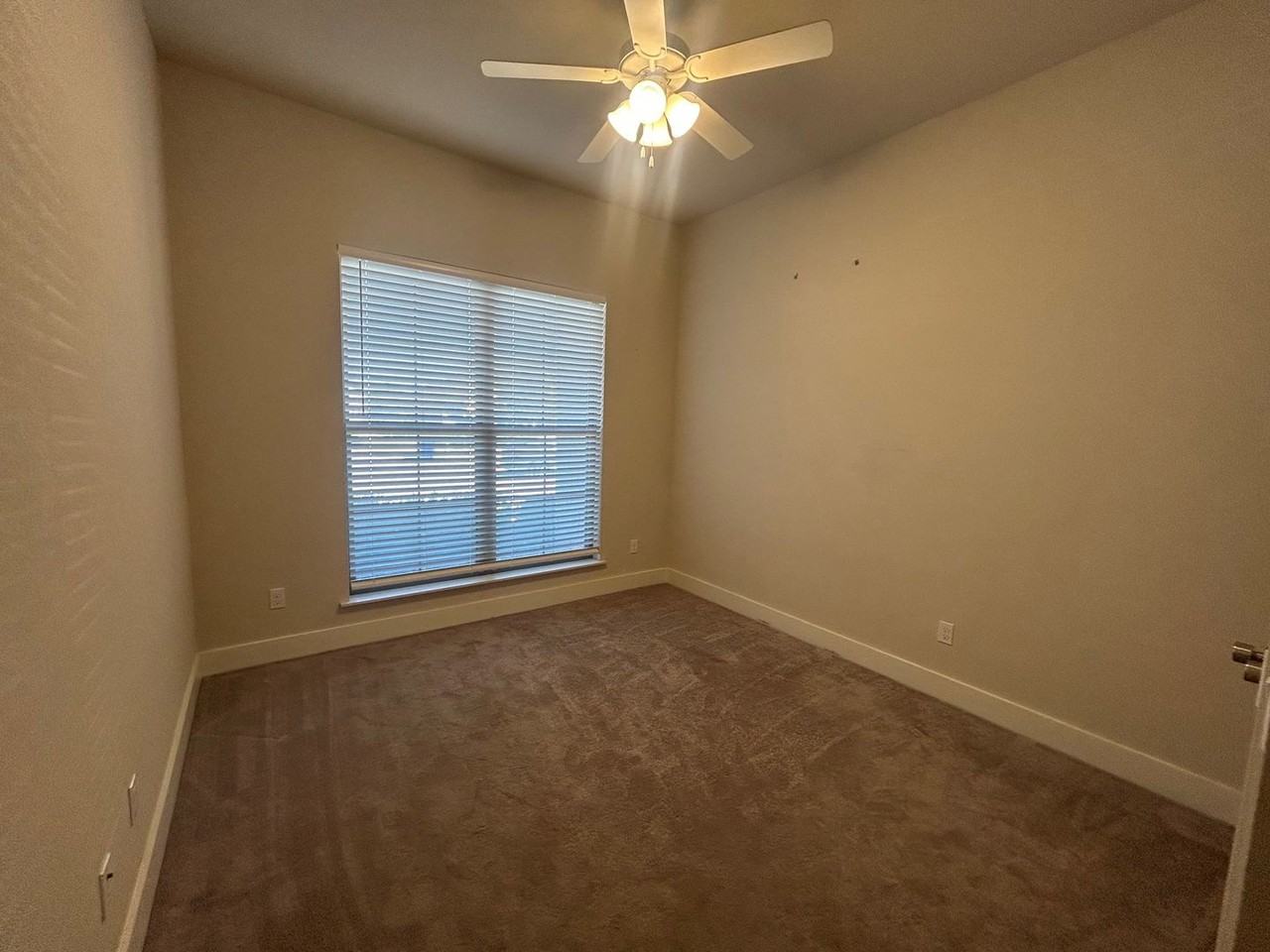 1713 Fabian Dr - Photo 7 of 24