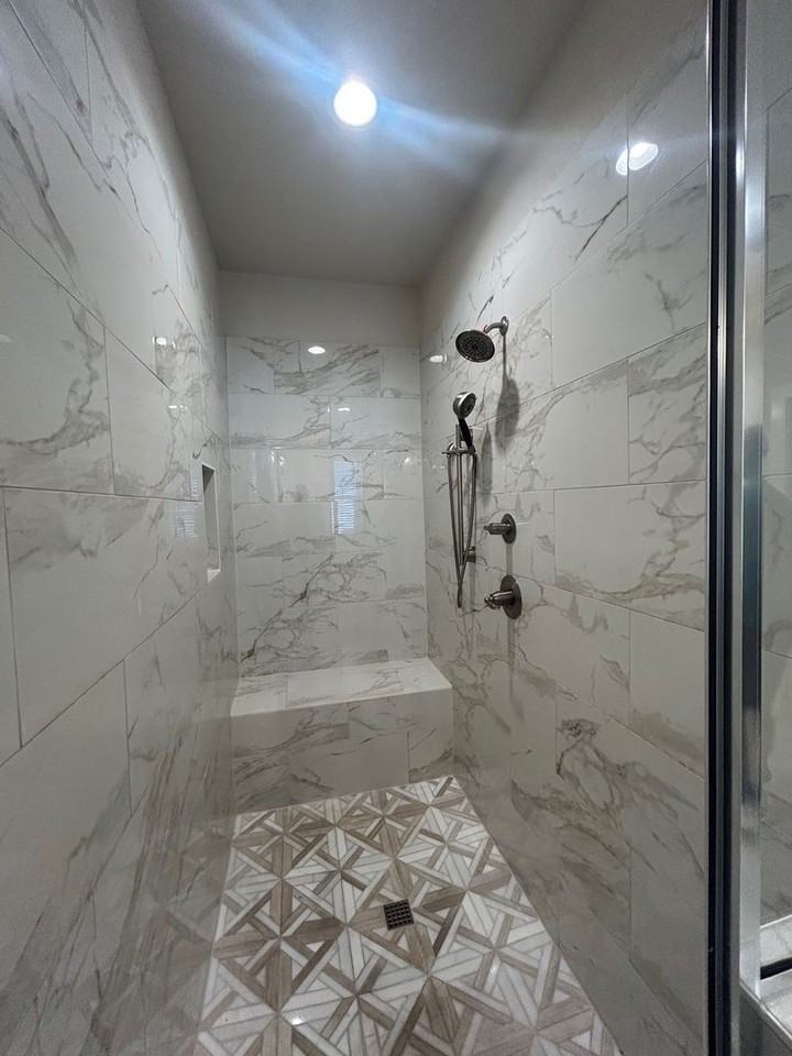 1713 Fabian Dr - Photo 2 of 24