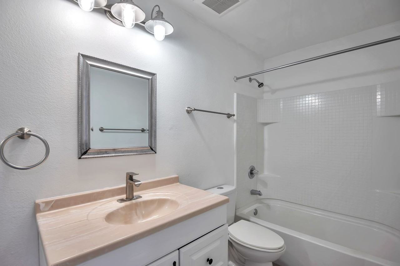 1718 E Pebble Beach Dr - Photo 4 of 32