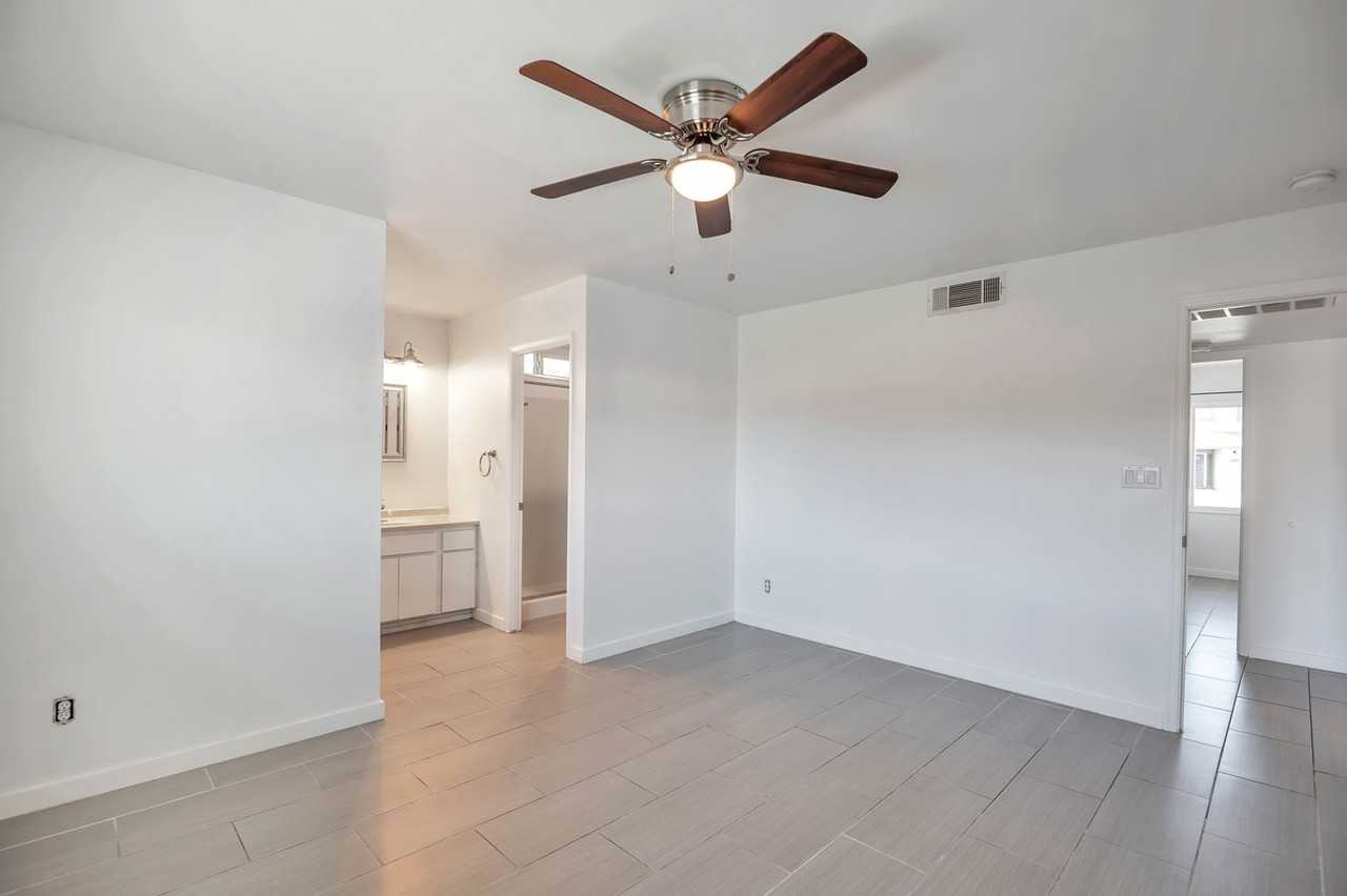 1718 E Pebble Beach Dr - Photo 2 of 32